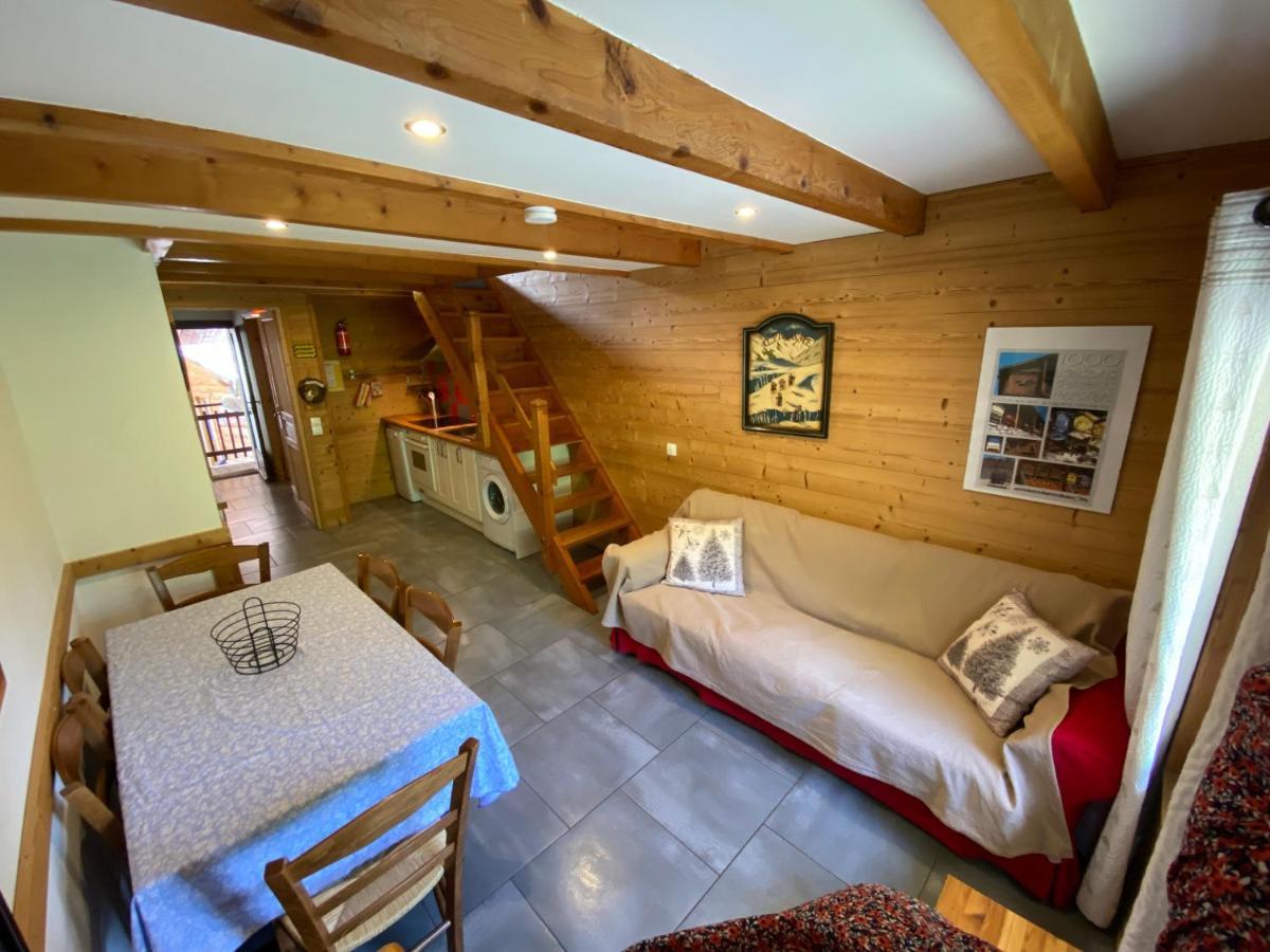 LE GENEPI bel appartement avec terrasse dans vieille ferme de montagne rénovée Les Orres Esterno foto