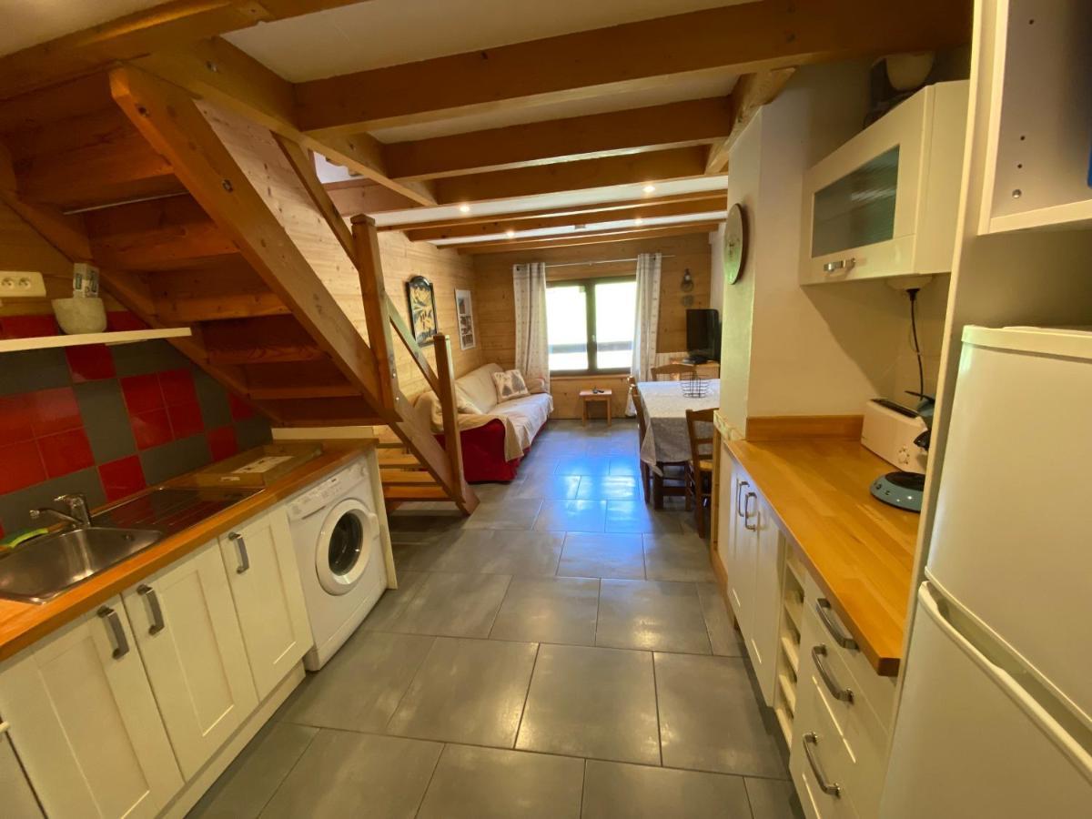 LE GENEPI bel appartement avec terrasse dans vieille ferme de montagne rénovée Les Orres Esterno foto