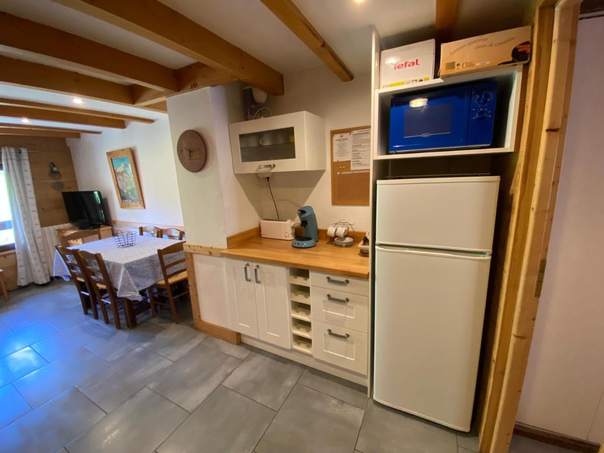 LE GENEPI bel appartement avec terrasse dans vieille ferme de montagne rénovée Les Orres Esterno foto