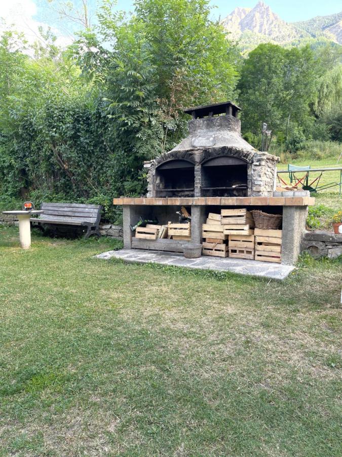 LE GENEPI bel appartement avec terrasse dans vieille ferme de montagne rénovée Les Orres Esterno foto