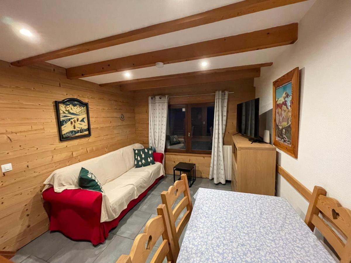 LE GENEPI bel appartement avec terrasse dans vieille ferme de montagne rénovée Les Orres Esterno foto